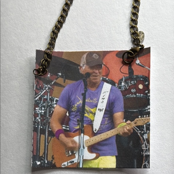 Jimmy Buffett Ornament - Picture 1 of 3